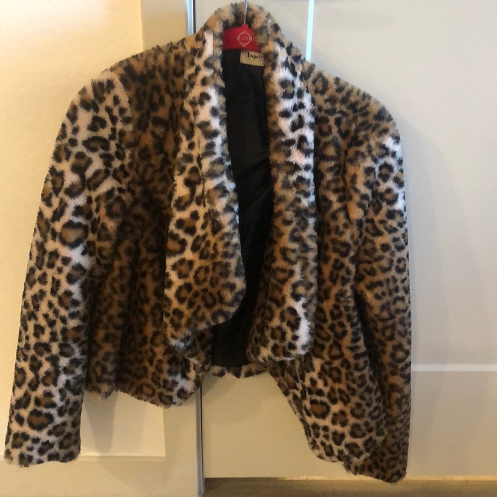 Faux fur leopard coat